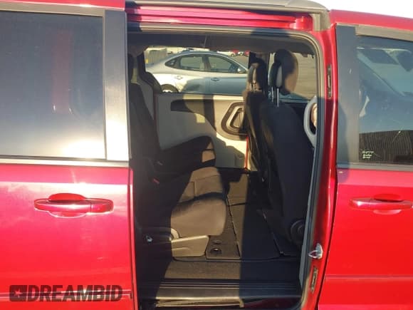 ✅ 2014 Dodge Grand Caravan SXT • VIN: 2C4RDGCG8ER140727 • Lot: 43370708. Listed on IAAI with 82,629 mi. Free auction sales archive from the USA and detailed vehicle history report at DreamBid. Image 8.