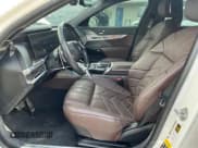 ✅ 2023 BMW 7 Series 760i xDrive • VIN: WBA33EJ06PCL49704 • Лот: 76090314. Опубликован ранее на Copart с пробегом 27 123 миль. Бесплатный доступ к архиву аукционных продаж из США и подробный отчёт об истории автомобиля на DreamBid. Изображение 7.