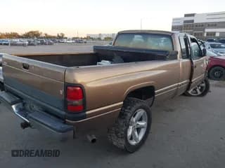 ✅ 2001 Dodge 1500 • VIN: 3B7HC13Z81G210076 • Lot: 43629785. Listed on IAAI with 281,837 mi. Free auction sales archive from the USA and detailed vehicle history report at DreamBid. Image 4.
