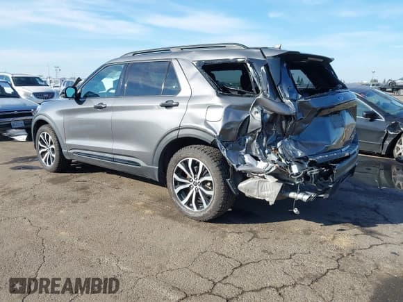 ✅ 2021 Ford Explorer ST • VIN: 1FM5K8GC5MGA31705 • Lot: 41290916. Wystawiony na IAAI z przebiegiem 56 185 mil. Bezpłatny archiwum sprzedaży aukcyjnych z USA i szczegółowy raport historii pojazdu na DreamBid. Zdjęcie 3.