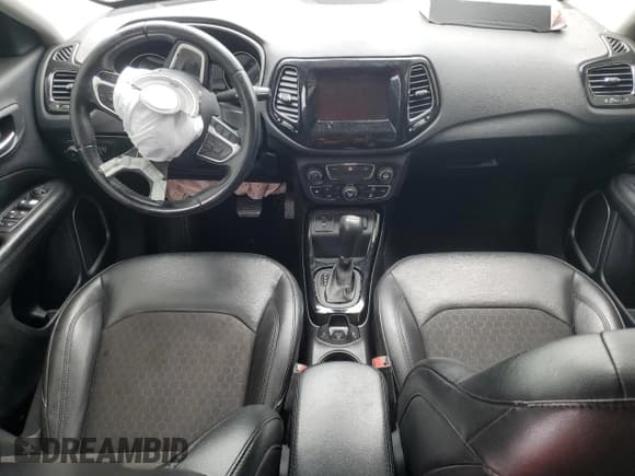 ✅ 2019 Jeep Compass Altitude • VIN: 3C4NJCBB0KT820121 • Lot: 69130805. Listed on Copart with 99,999 mi. Free auction sales archive from the USA and detailed vehicle history report at DreamBid. Image 8.