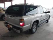 ✅ 2005 Chevrolet Suburban Z71 • VIN: 3GNFK16Z65G212590 • Lot: 43670546. Wystawiony na IAAI z przebiegiem 157 887 mil. Bezpłatny archiwum sprzedaży aukcyjnych z USA i szczegółowy raport historii pojazdu na DreamBid. Zdjęcie 4.