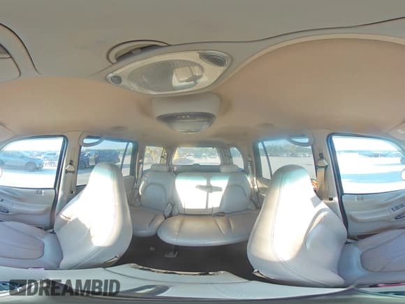 ✅ 2001 Ford Expedition Eddie Bauer • VIN: 1FMRU17L01LA85578 • Lot: 71812955. Listed on Copart with Not provided. Free auction sales archive from the USA and detailed vehicle history report at DreamBid. Image 16.