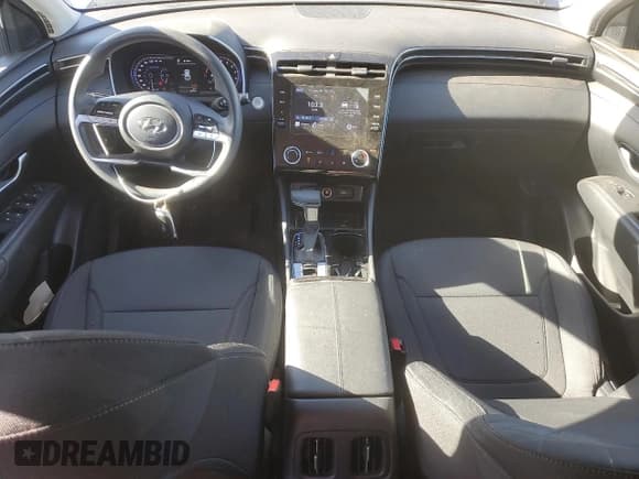 ✅ 2022 Hyundai Tucson SEL • VIN: 5NMJB3AE6NH071852 • Lot: 72274504. Wystawiony na Copart z przebiegiem 16 576 mil. Bezpłatny archiwum sprzedaży aukcyjnych z USA i szczegółowy raport historii pojazdu na DreamBid. Zdjęcie 8.