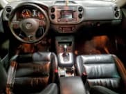 ✅ 2011 Volkswagen Tiguan S • VIN: WVGBV7AX2BW555249 • Lot: 95111115. Wystawiony na Copart z przebiegiem 95 931 mil. Bezpłatny archiwum sprzedaży aukcyjnych z USA i szczegółowy raport historii pojazdu na DreamBid. Zdjęcie 8.