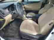 2013 Hyundai Sonata GLS z VIN 5NPEB4AC8DH551978, wystawiony jako Copart lot #86252385 z przebiegiem 136 419 mil mil oraz Szkoda całkowita • Salvage title. Historia ofert i sprzedaży dostępna na DreamBid. Obrazek 7.