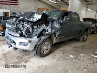 ✅ 2024 Ram 2500 Tradesman • VIN: 3C6UR5CJ3RG119377 • Lot: 61807785. Wystawiony na Copart z przebiegiem Nie podano. Bezpłatny archiwum sprzedaży aukcyjnych z USA i szczegółowy raport historii pojazdu na DreamBid. Zdjęcie 1.