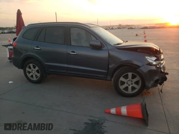 ✅ 2008 Hyundai Santa Fe SE • VIN: 5NMSH13E98H142342 • Lot: 75706114. Listed on Copart with 235,105 mi. Free auction sales archive from the USA and detailed vehicle history report at DreamBid. Image 4.