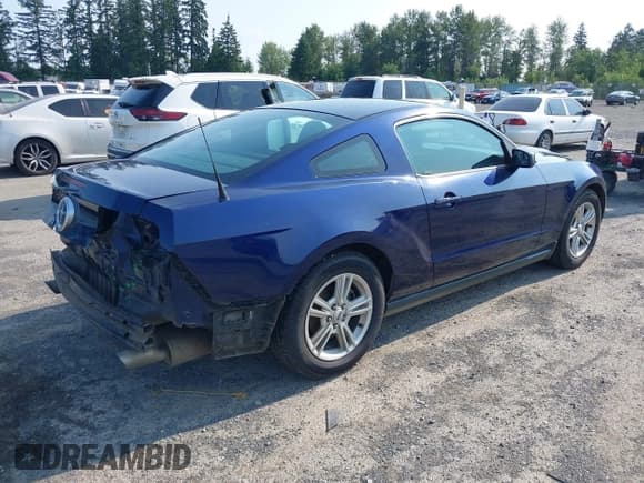 ✅ 2011 Ford Mustang V6 • VIN: 1ZVBP8AM9B5138207 • Lot: 42565744. Listed on IAAI with 154,151 mi. Free auction sales archive from the USA and detailed vehicle history report at DreamBid. Image 4.