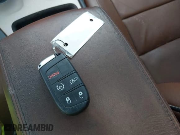 ✅ 2015 Jeep Grand Cherokee • VIN: 1C4RJEJM8FC674648 • Lot: 42785823. Listed on IAAI with 207,084 mi. Free auction sales archive from the USA and detailed vehicle history report at DreamBid. Image 11.