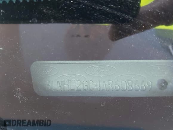 ✅ 2010 Lincoln MKZ • VIN: 3LNHL2GC4AR608669 • Lot: 42198042. Listed on IAAI with 122,715 mi. Free auction sales archive from the USA and detailed vehicle history report at DreamBid. Image 9.