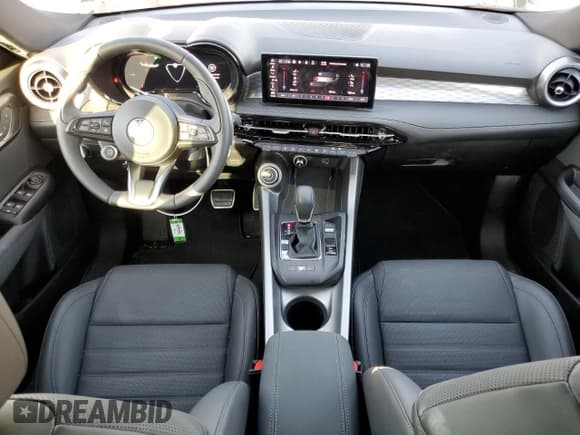 ✅ 2024 Alfa Romeo Tonale Veloce • VIN: ZASPATDW4R3051951 • Lot: 74505854. Listed on Copart with 1,558 mi. Free auction sales archive from the USA and detailed vehicle history report at DreamBid. Image 8.