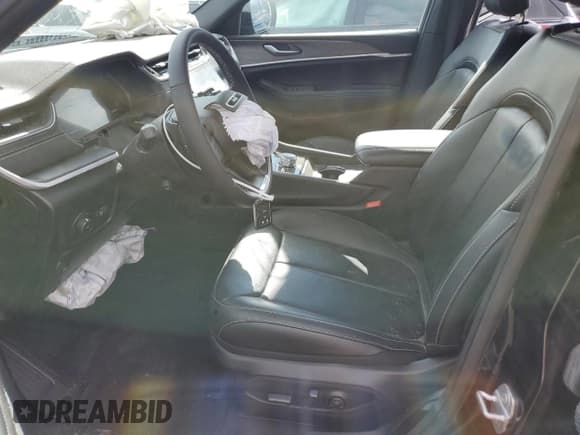 ✅ 2025 Jeep Grand Cherokee Limited • VIN: 1C4RJKBG8S8683449 • Lot: 81238795. Wystawiony na Copart z przebiegiem 8 990 mil. Bezpłatny archiwum sprzedaży aukcyjnych z USA i szczegółowy raport historii pojazdu na DreamBid. Zdjęcie 7.