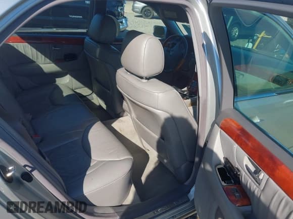 ✅ 2001 Lexus LS 430 • VIN: JTHBN30F510021331 • Lot: 43523713. Wystawiony na IAAI z przebiegiem 262 347 mil. Bezpłatny archiwum sprzedaży aukcyjnych z USA i szczegółowy raport historii pojazdu na DreamBid. Zdjęcie 8.