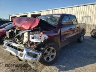 2019 Ram 1500 Tradesman z VIN 1C6SRFGT4KN786514, wystawiony jako Copart lot #90223425 z przebiegiem 86 311 mil mil oraz Szkoda całkowita • Salvage title. Historia ofert i sprzedaży dostępna na DreamBid. Obrazek 1.
