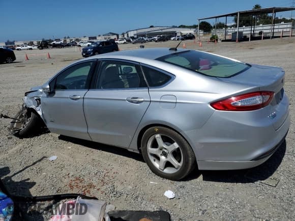 ✅ 2016 Ford Fusion SE Luxury • VIN: 3FA6P0PU3GR277045 • Lot: 71289525. Listed on Copart with 113,461 mi. Free auction sales archive from the USA and detailed vehicle history report at DreamBid. Image 2.