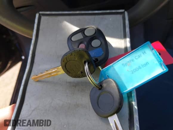 2004 Saturn ION ION 2 z VIN 1G8AJ52F64Z175574, wystawiony jako IAAI lot #42631828 z przebiegiem 193 569 mil mil oraz . Historia ofert i sprzedaży dostępna na DreamBid. Obrazek 11.