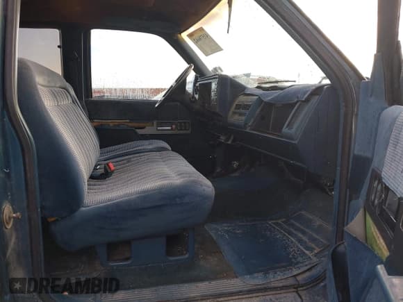 ✅ 1991 GMC Sierra 1500 • VIN: 2GTEC19K6M1524089 • Лот: 43578682. Опубликован ранее на IAAI с пробегом 229 455 миль. Бесплатный доступ к архиву аукционных продаж из США и подробный отчёт об истории автомобиля на DreamBid. Изображение 5.