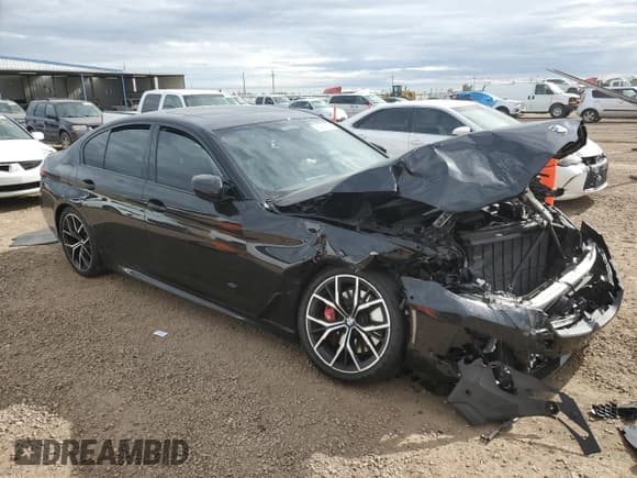 ✅ 2023 BMW 5 Series 530i xDrive • VIN: WBA13BJ01PCM53684 • Lot: 86590855. Wystawiony na Copart z przebiegiem 20 468 mil. Bezpłatny archiwum sprzedaży aukcyjnych z USA i szczegółowy raport historii pojazdu na DreamBid. Zdjęcie 4.