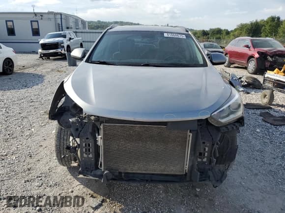 ✅ 2017 Hyundai Santa Fe SE • VIN: KM8SMDHF1HU233043 • Lot: 81860675. Wystawiony na Copart z przebiegiem 138 935 mil. Bezpłatny archiwum sprzedaży aukcyjnych z USA i szczegółowy raport historii pojazdu na DreamBid. Zdjęcie 5.