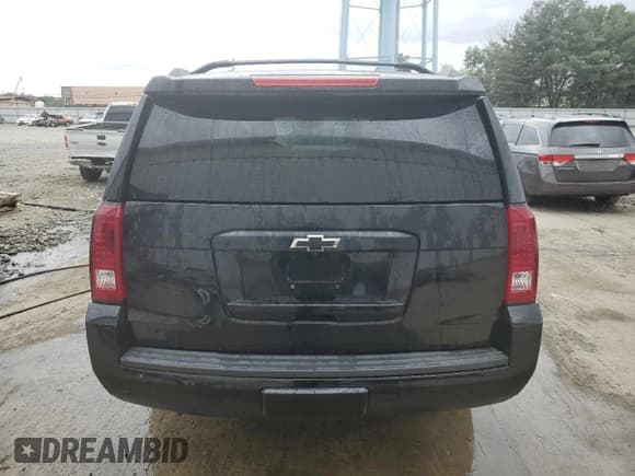 ✅ 2020 Chevrolet Suburban LT • VIN: 1GNSKHKC5LR131182 • Lot: 72375434. Wystawiony na Copart z przebiegiem 53 320 mil. Bezpłatny archiwum sprzedaży aukcyjnych z USA i szczegółowy raport historii pojazdu na DreamBid. Zdjęcie 6.