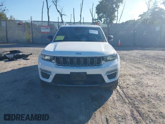 ✅ 2025 Jeep Grand Cherokee Limited • VIN: 1C4RJHBGXSC306086 • Лот: 43119039. Опубликован ранее на IAAI с пробегом 4 657 миль. Бесплатный доступ к архиву аукционных продаж из США и подробный отчёт об истории автомобиля на DreamBid. Изображение 12.