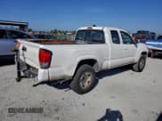 ✅ 2017 Toyota Tacoma SR • VIN: 5TFRX5GNXHX095543 • Лот: 94326875. Опубликован ранее на Copart с пробегом 165 928 миль. Бесплатный доступ к архиву аукционных продаж из США и подробный отчёт об истории автомобиля на DreamBid. Изображение 3.