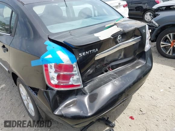 ✅ 2011 Nissan Sentra SL • VIN: 3N1AB6AP5BL724014 • Lot: 42086084. Listed on IAAI with 167,857 mi. Free auction sales archive from the USA and detailed vehicle history report at DreamBid. Image 6.