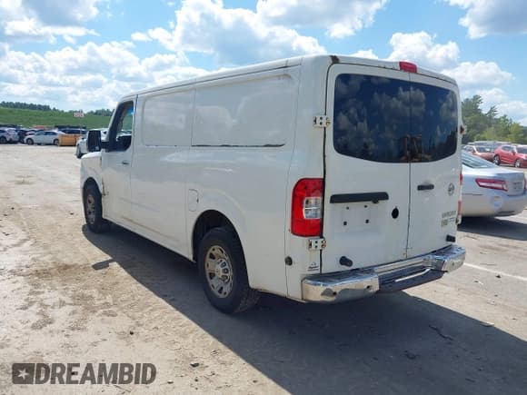 ✅ 2012 Nissan NV Cargo SL • VIN: 1N6AF0KY0CN107544 • Lot: 43138211. Wystawiony na IAAI z przebiegiem 324 339 mil. Bezpłatny archiwum sprzedaży aukcyjnych z USA i szczegółowy raport historii pojazdu na DreamBid. Zdjęcie 3.