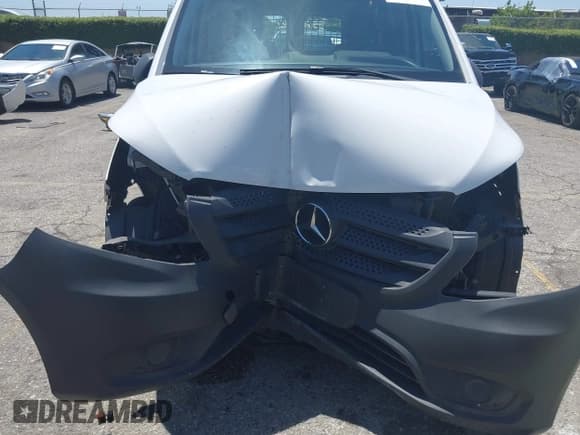 ✅ 2017 Mercedes-Benz Metris Cargo • VIN: WD3PG2EA8H3258875 • Lot: 42517418. Listed on IAAI with 29,044 mi. Free auction sales archive from the USA and detailed vehicle history report at DreamBid. Image 6.