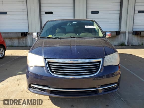 ✅ 2014 Chrysler Town & Country Touring L • VIN: 2C4RC1CG9ER285078 • Lot: 85173115. Listed on Copart with 192,021 mi. Free auction sales archive from the USA and detailed vehicle history report at DreamBid. Image 5.