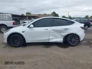 ✅ 2024 Tesla Model Y Performance • VIN: 7SAYGDEFXRF170662 • Лот: 42121041. Опубликован ранее на IAAI с пробегом 11 601 миль. Бесплатный доступ к архиву аукционных продаж из США и подробный отчёт об истории автомобиля на DreamBid. Изображение 13.