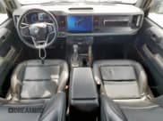 ✅ 2021 Ford Bronco • VIN: 1FMEE5DP3MLB06714 • Lot: 62336425. Wystawiony na Copart z przebiegiem 40 947 mil. Bezpłatny archiwum sprzedaży aukcyjnych z USA i szczegółowy raport historii pojazdu na DreamBid. Zdjęcie 8.