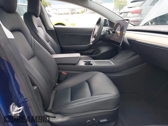 ✅ 2021 Tesla Model 3 Long Range • VIN: 5YJ3E1EB6MF878411 • Lot: 41986947. Wystawiony na IAAI z przebiegiem 71 978 mil. Bezpłatny archiwum sprzedaży aukcyjnych z USA i szczegółowy raport historii pojazdu na DreamBid. Zdjęcie 5.