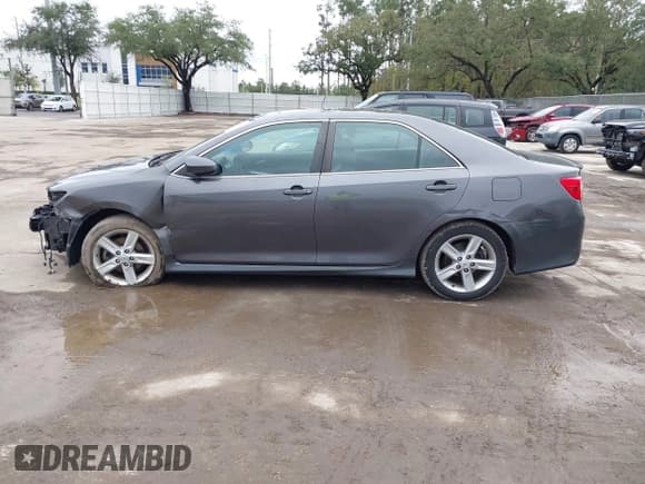 ✅ 2014 Toyota Camry SE • VIN: 4T1BF1FK0EU322428 • Lot: 43869586. Listed on IAAI with 146,671 mi. Free auction sales archive from the USA and detailed vehicle history report at DreamBid. Image 14.
