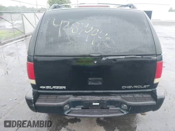 2001 Chevrolet Blazer LT z VIN 1GNDT13W412102249, wystawiony jako IAAI lot #42879940 z przebiegiem 160 606 mil mil oraz . Historia ofert i sprzedaży dostępna na DreamBid. Obrazek 17.