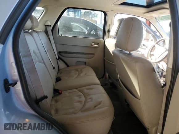 ✅ 2008 Mercury Mariner • VIN: 4M2CU29H78KJ10673 • Lot: 81703754. Wystawiony na Copart z przebiegiem 89 294 mil. Bezpłatny archiwum sprzedaży aukcyjnych z USA i szczegółowy raport historii pojazdu na DreamBid. Zdjęcie 11.