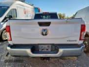 ✅ 2023 Ram 3500 Tradesman • VIN: 3C63RRGL6PG528145 • Lot: 90820835. Wystawiony na Copart z przebiegiem 63 559 mil. Bezpłatny archiwum sprzedaży aukcyjnych z USA i szczegółowy raport historii pojazdu na DreamBid. Zdjęcie 6.