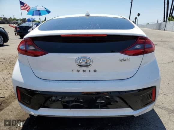 2018 Hyundai Ioniq SEL с VIN KMHC75LC9JU061364, выставлен на аукционе Copart как лот 60848094 с пробегом 114 112 миль миль и Списание • Salvage title. История ставок и продаж доступна на DreamBid. Изображение 6.