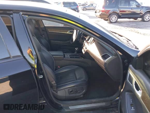 2015 Hyundai Genesis 5.0L z VIN KMHGN4JFXFU104180, wystawiony jako IAAI lot #43613090 z przebiegiem Nie podano mil oraz . Historia ofert i sprzedaży dostępna na DreamBid. Obrazek 5.