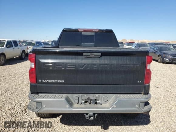 ✅ 2019 Chevrolet Silverado 1500 LT • VIN: 3GCPWCEKXKG231592 • Lot: 87227785. Wystawiony na Copart z przebiegiem 136 455 mil. Bezpłatny archiwum sprzedaży aukcyjnych z USA i szczegółowy raport historii pojazdu na DreamBid. Zdjęcie 6.