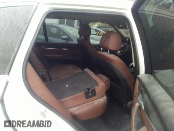 ✅ 2016 BMW X5 xDrive40e • VIN: 5UXKT0C51G0F75436 • Lot: 34519382. Wystawiony na IAAI z przebiegiem Nie podano. Bezpłatny archiwum sprzedaży aukcyjnych z USA i szczegółowy raport historii pojazdu na DreamBid. Zdjęcie 8.