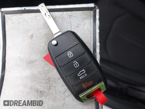 ✅ 2019 Kia Optima S • VIN: 5XXGT4L38KG372285 • Lot: 43799919. Listed on IAAI with 79,062 mi. Free auction sales archive from the USA and detailed vehicle history report at DreamBid. Image 11.