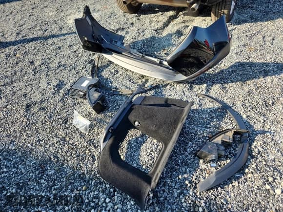 ✅ 2018 Land Rover Range Rover Evoque SE • VIN: SALVP2RX5JH322884 • Лот: 62871335. Опубликован ранее на Copart с пробегом 61 414 миль. Бесплатный доступ к архиву аукционных продаж из США и подробный отчёт об истории автомобиля на DreamBid. Изображение 13.