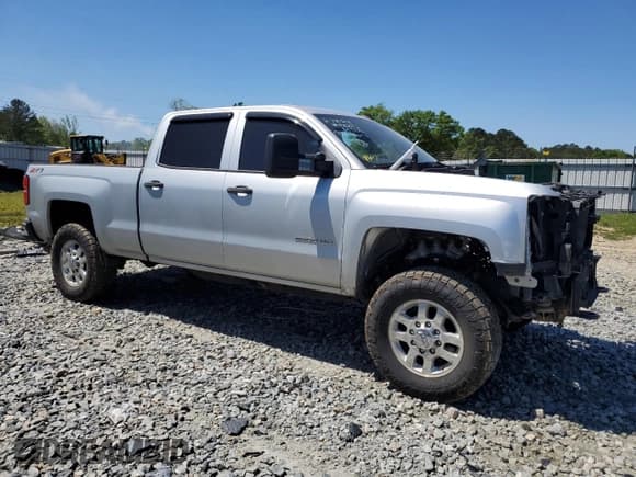 ✅ 2015 Chevrolet Silverado 2500HD LT • VIN: 1GC1KVEG5FF113286 • Lot: 49651474. Wystawiony na Copart z przebiegiem 174 076 mil. Bezpłatny archiwum sprzedaży aukcyjnych z USA i szczegółowy raport historii pojazdu na DreamBid. Zdjęcie 4.