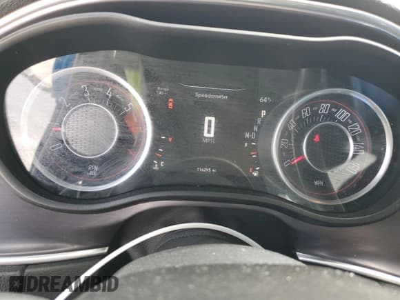 ✅ 2015 Dodge Challenger R/T • VIN: 2C3CDZAT6FH821773 • Lot: 51702554. Wystawiony na Copart z przebiegiem 116 295 mil. Bezpłatny archiwum sprzedaży aukcyjnych z USA i szczegółowy raport historii pojazdu na DreamBid. Zdjęcie 9.