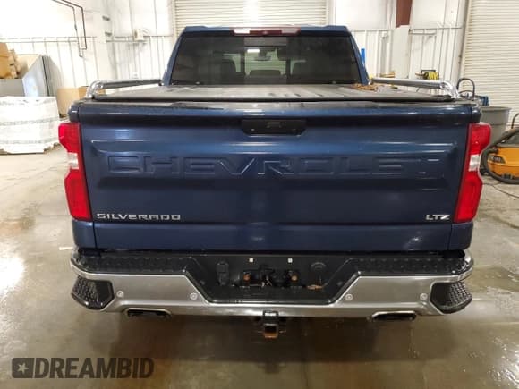✅ 2019 Chevrolet Silverado 1500 LTZ • VIN: 1GCUYGEL5KZ235952 • Lot: 69254345. Wystawiony na Copart z przebiegiem 119 486 mil. Bezpłatny archiwum sprzedaży aukcyjnych z USA i szczegółowy raport historii pojazdu na DreamBid. Zdjęcie 6.