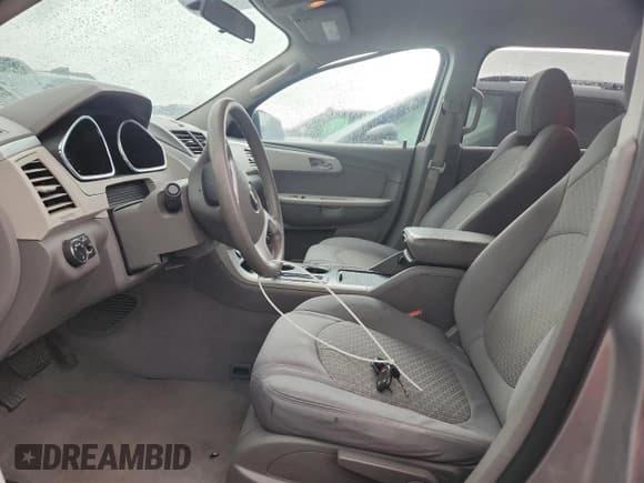 ✅ 2011 Chevrolet Traverse LS • VIN: 1GNKVEED9BJ101979 • Lot: 82411975. Wystawiony na Copart z przebiegiem 159 074 mil. Bezpłatny archiwum sprzedaży aukcyjnych z USA i szczegółowy raport historii pojazdu na DreamBid. Zdjęcie 7.