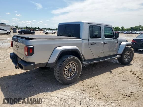 ✅ 2021 Jeep Gladiator Overland • VIN: 1C6HJTFG7ML553116 • Lot: 58526975. Wystawiony na Copart z przebiegiem 75 787 mil. Bezpłatny archiwum sprzedaży aukcyjnych z USA i szczegółowy raport historii pojazdu na DreamBid. Zdjęcie 3.