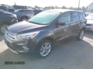 ✅ 2019 Ford Escape SE • VIN: 1FMCU0GDXKUB64423 • Lot: 43629993. Wystawiony na IAAI z przebiegiem 116 858 mil. Bezpłatny archiwum sprzedaży aukcyjnych z USA i szczegółowy raport historii pojazdu na DreamBid. Zdjęcie 17.